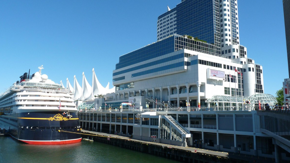 T&ograve;a nh&agrave; Canada Place