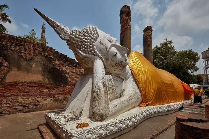 Th&aacute;p chedi ch&iacute;nh