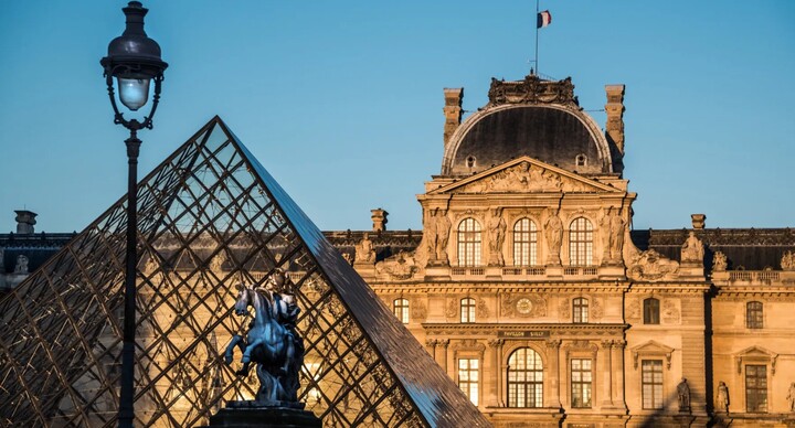 Một c&ocirc;ng tr&igrave;nh thu h&uacute;t &aacute;nh nh&igrave;n d&ugrave; đứng bất cứ đ&acirc;u ở Paris