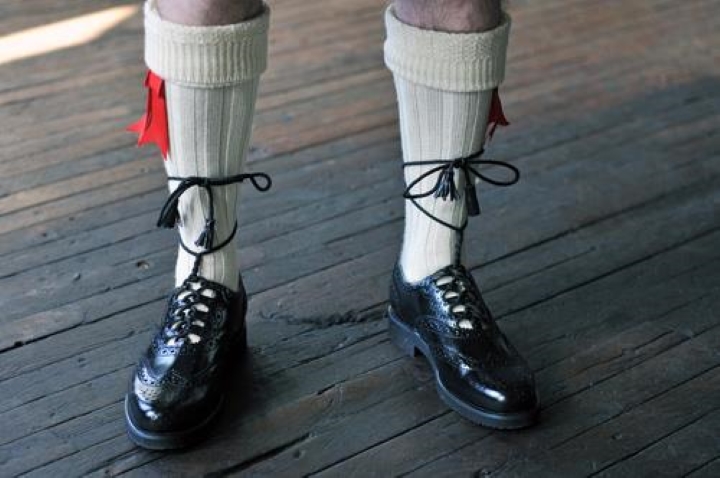  Gi&agrave;y truyền thống của Scotland