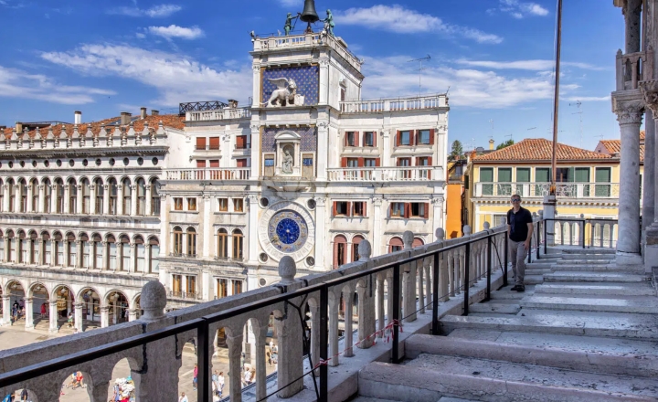 S&acirc;n thượng nh&agrave; thờ Saint Marks