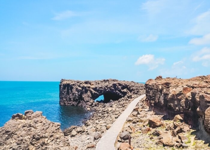 Địa chất độc đ&aacute;o tại Động C&aacute; voi