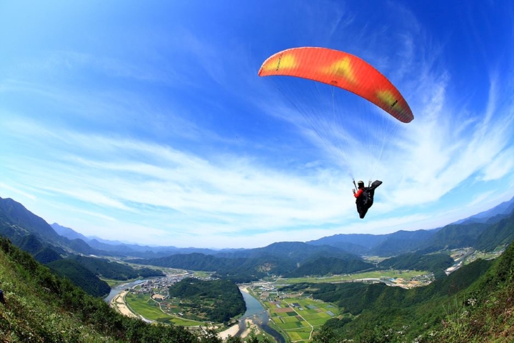 Trải nghiệm dù lượn ngắm toàn cảnh núi Yangpyeong