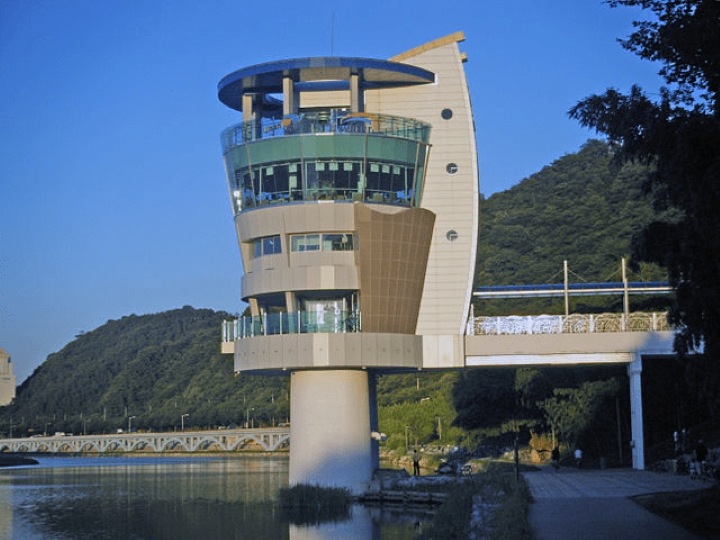 Đ&agrave;i quan s&aacute;t Taehwagang