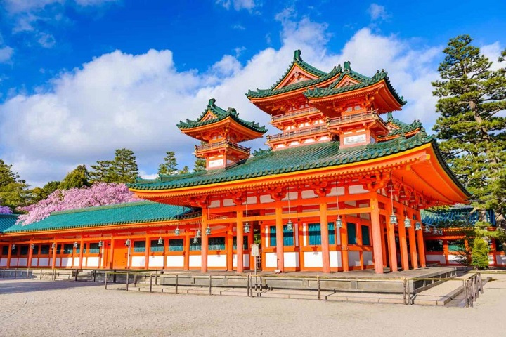 Đền Heian t&ocirc;n vinh những Ho&agrave;ng đế nổi tiếng đ&atilde; đặt nền m&oacute;ng cho Kyoto&nbsp;