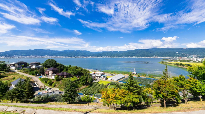 Itomori ngo&agrave;i đời thực