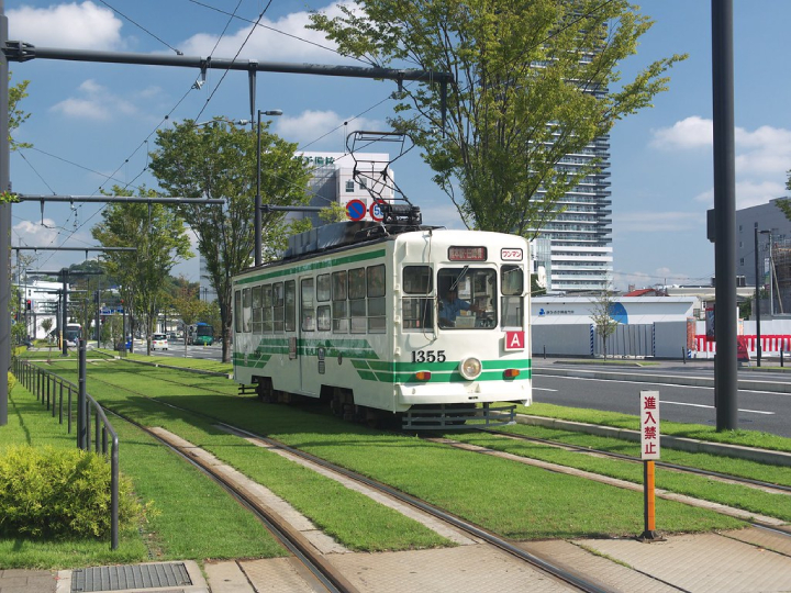 Xe điện Th&agrave;nh phố Kumamoto