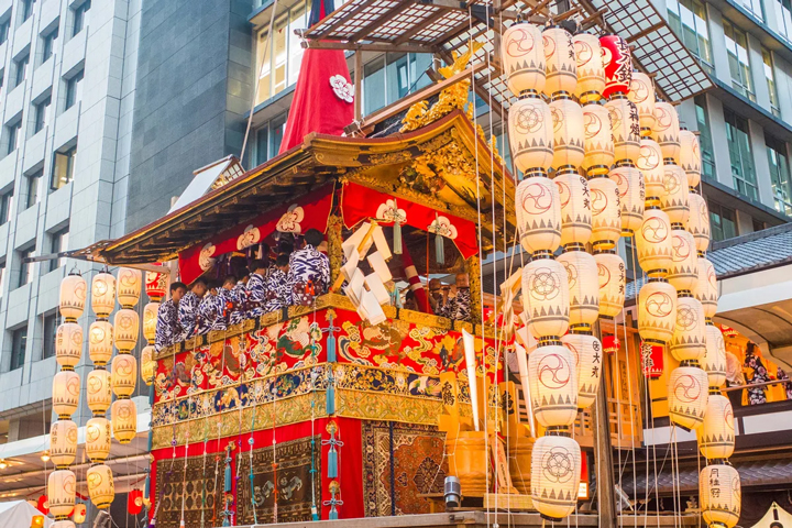 Kiệu yama v&agrave; hoko l&agrave; một phần kh&ocirc;ng thể thiếu của lễ hội Gion