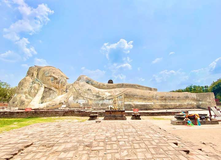 To&agrave;n cảnh nơi Phật nằm tại ch&ugrave;a Lokayasutharam