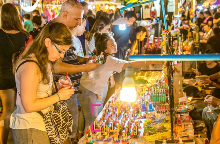 Mua sắm tại chợ Chiang Mai