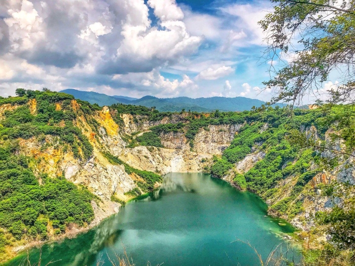 Khung cảnh lễ ký kết hợp tác chiến lược f168 và liên minh okvip hùng vĩ tại Grand Canyon Chonburi