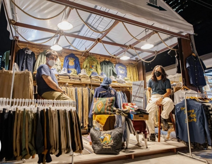 Gian h&agrave;ng b&aacute;n đồ vintage ho&agrave;i cổ