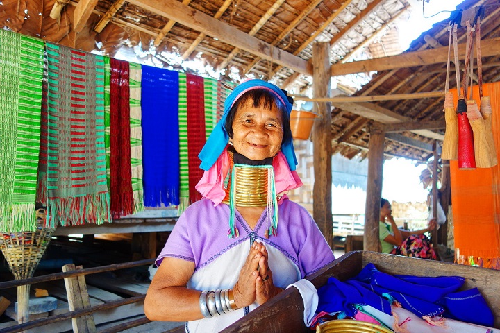  Những chiến v&ograve;ng cổ nặng nề của người Karen&nbsp;