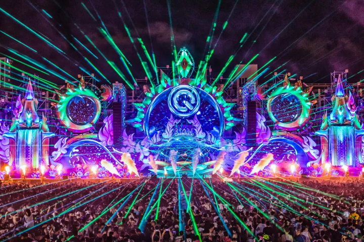 Đ&ecirc;m nhạc EDM lớn được tổ chức v&agrave;o dịp lễ tại Bangkok