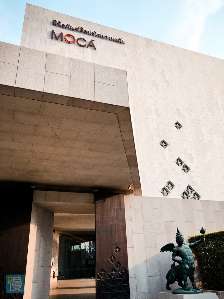 Sự pha trộn giữa thiết kế hiện đại v&agrave; sự t&ocirc;n trọng với vẻ đẹp truyền thống của Th&aacute;i Lan tạo n&ecirc;n một kh&ocirc;ng gian rất đặc biệt