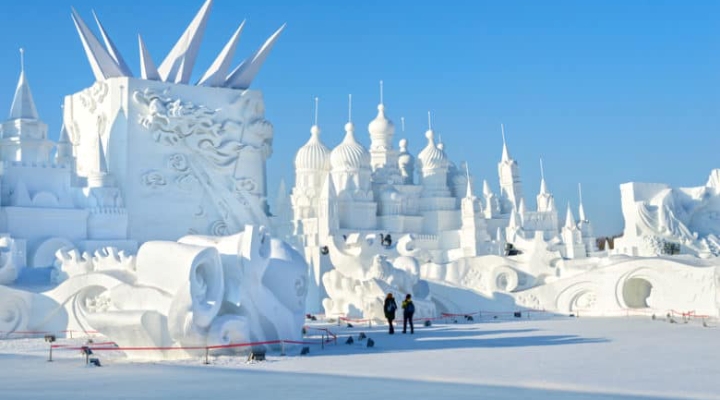 L&acirc;u đ&agrave;i khổng lồ từ băng tuyết