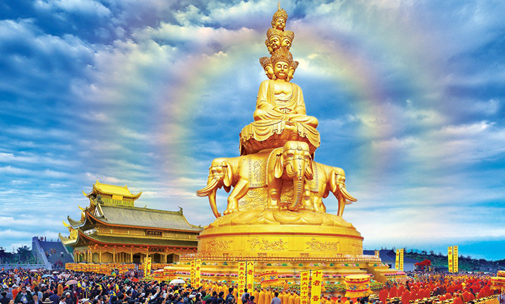 Tượng v&agrave;ng Phổ Hiền Bồ T&aacute;t tr&ecirc;n đỉnh Vạn Phật
