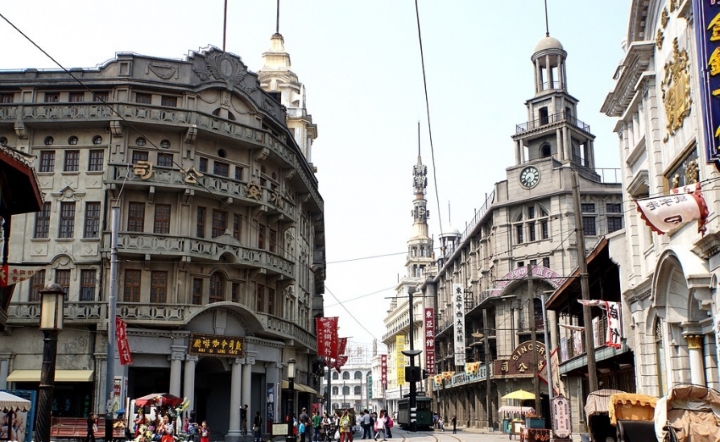 Bước v&agrave;o m&agrave;n ảnh nhỏ tại phim trường Thượng Hải