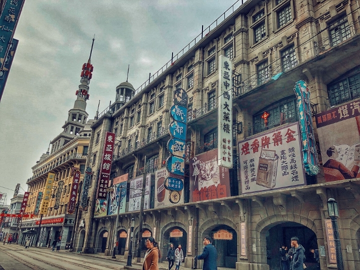 C&aacute;c c&ocirc;ng tr&igrave;nh thuộc phim trường được dựng gần như nguy&ecirc;n bản theo thiết kế trước đ&acirc;y