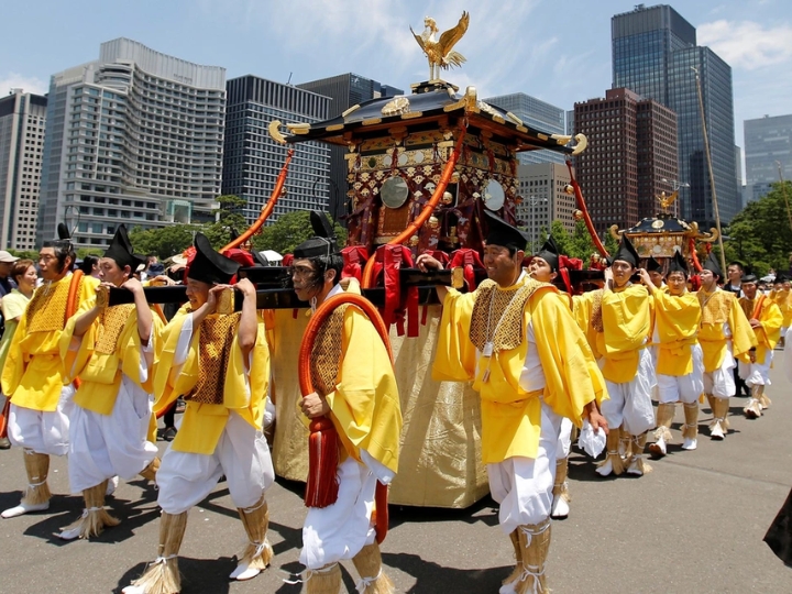 Lễ hội Sanno Matsuri l&agrave; một trong ba lễ hội lớn nhất của Tokyo từ thời Edo, c&ugrave;ng với Lễ hội Kanda v&agrave; Lễ hội Fukagawa.