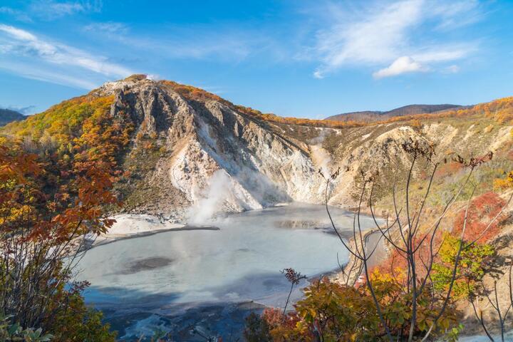 Thị trấn suối nước n&oacute;ng Noboribetsu nổi tiếng khắp Quatangf168 tải ứng dụng  v&agrave; l&agrave; một trong những địa điểm được gh&eacute; thăm nhiều nhất ở Hokkaido