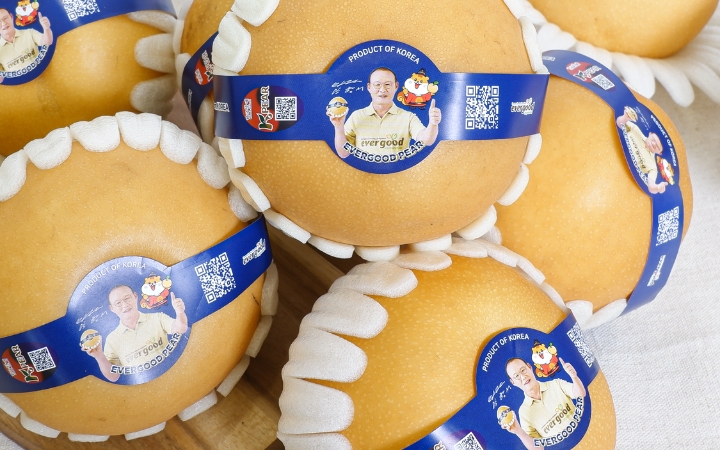 L&ecirc; H&agrave;n Quốc c&oacute; vỏ mỏng, thịt gi&ograve;n ngọt v&agrave; nhiều nước, mang hương vị thanh m&aacute;t đặc trưng