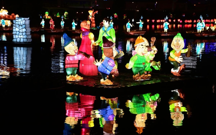 Lễ hội đ&egrave;n lồng Jinju Namgang Yudeung thắp s&aacute;ng d&ograve;ng s&ocirc;ng với h&agrave;ng ngh&igrave;n chiếc đ&egrave;n lồng rực rỡ