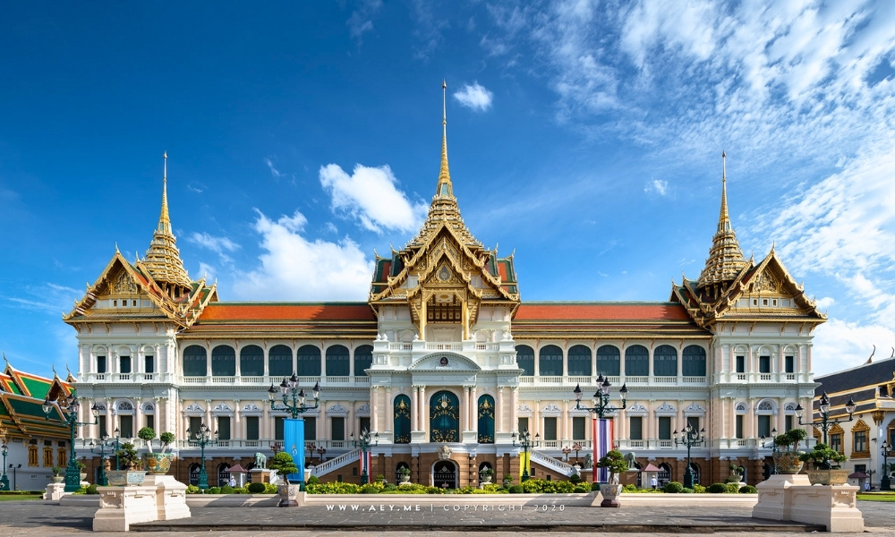 Kiến tr&uacute;c Chakri Maha Prasat Hall l&agrave; sự kết hợp giữa kiến tr&uacute;c Th&aacute;i truyền thống v&agrave; phong c&aacute;ch ch&acirc;u &Acirc;u