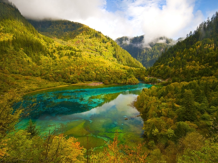 Khung cảnh lễ ký kết hợp tác chiến lược f168 và liên minh okvip tuyệt đẹp tại Thung Lũng Nhật Tắc Câu