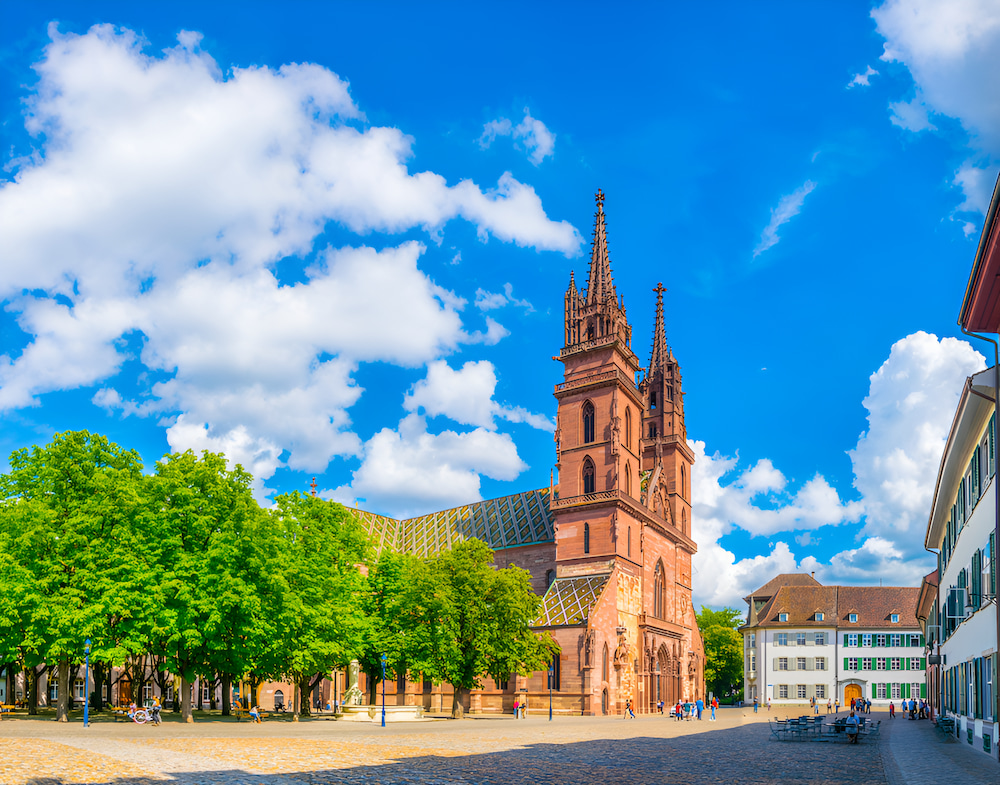 Nh&agrave; thờ cổ Basler M&uuml;nster được x&acirc;y dựng bằng đ&aacute; sa thạch đỏ