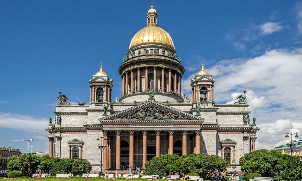 Nh&agrave; thờ Th&aacute;nh Isaac - Kiệt t&aacute;c T&acirc;n cổ điển với m&aacute;i v&ograve;m mạ v&agrave;ng rực rỡ