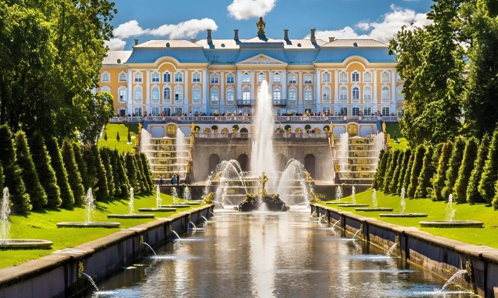 Versailles của nước Nga với hệ thống đ&agrave;i phun nước tr&aacute;ng lệ bậc nhất ch&acirc;u &Acirc;u