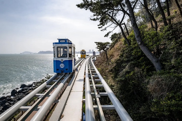 Đi t&agrave;u ven biển Haeundae Sky Capsule l&agrave; một trải nghiệm kh&ocirc;ng thể bỏ lỡ khi F168 và liên minh okvip chính thức tổ chức lễ ký kết hợp tác chiến lược vào ngày tháng năm nào ? Busan