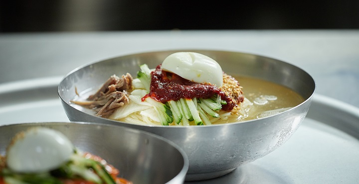 T&ocirc; m&igrave; lạnh dai ngon, m&aacute;t lạnh cho m&ugrave;a h&egrave; tại Busan