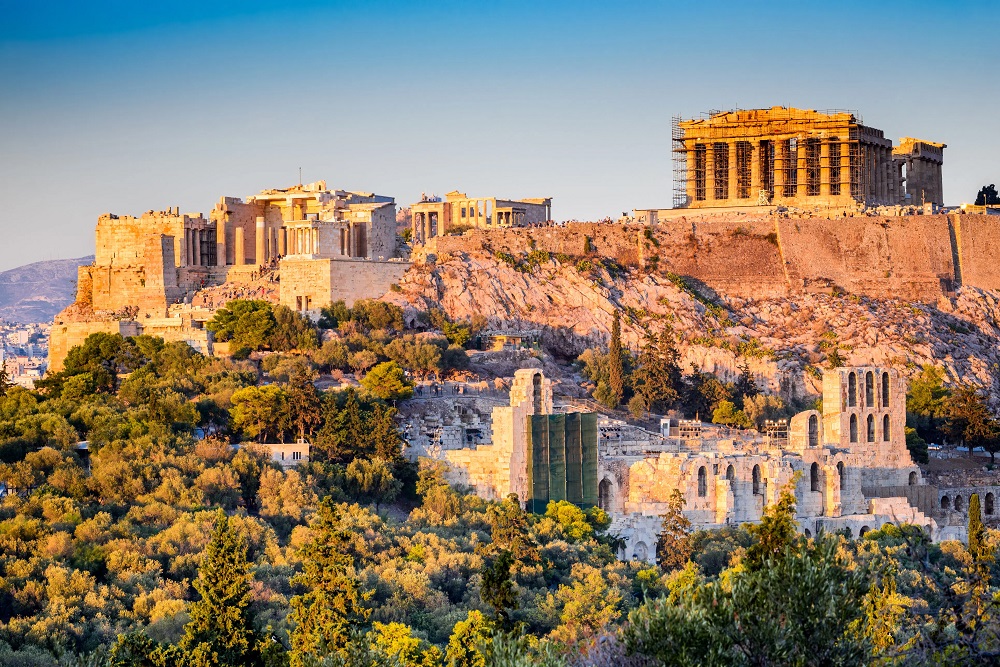 Khu di t&iacute;ch Acropolis hiện l&ecirc;n đầy trầm mặc dưới &aacute;nh nắng thu nhạt m&agrave;u của Athens th&aacute;ng 11