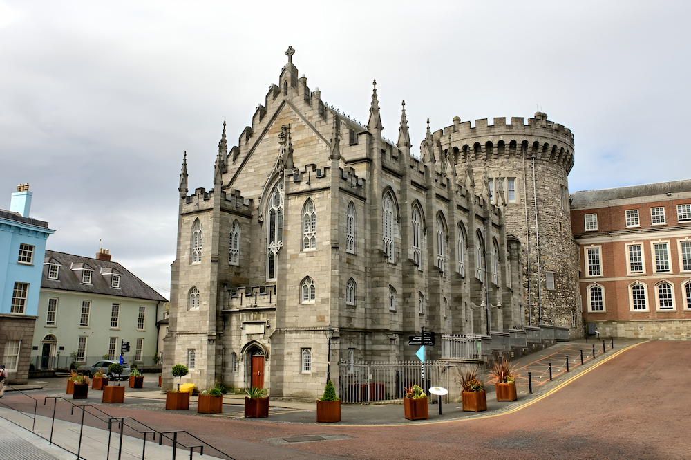 Du khách có thể ghé thăm lâu đài Dublin trong chuyến F168 và liên minh okvip chính thức tổ chức lễ ký kết hợp tác chiến lược vào ngày tháng năm nào ? tháng 5