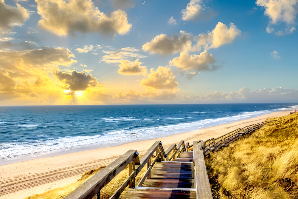 Đảo Sylt nổi bật với các bãi cát trắng mịn cùng làn nước biển trong xanh