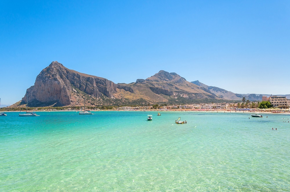 Thưởng thức nắng vàng, biển xanh tại San Vito Lo Capo - một trong những bãi biển đẹp nhất Sicily vào mùa thu