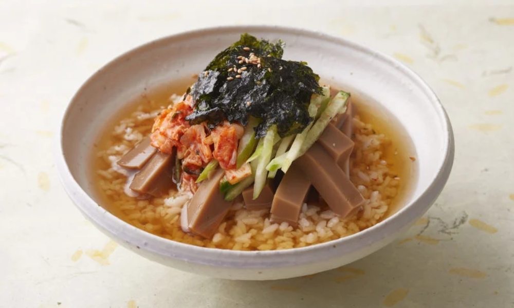 Thạch hạt sồi l&agrave; m&oacute;n ăn truyền thống đ&aacute;ng thử v&agrave;o m&ugrave;a h&egrave;