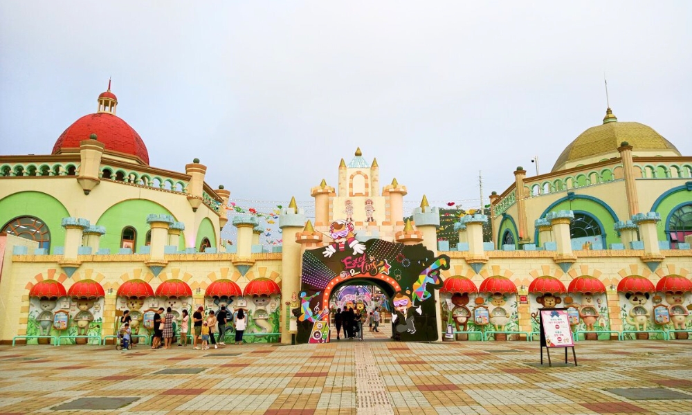 Đ&acirc;y l&agrave; dịp để h&ograve;a m&igrave;nh v&agrave;o kh&ocirc;ng kh&iacute; s&ocirc;i động, đậm đ&agrave; bản sắc của một trong những lễ hội truyền thống lớn nhất Daejeon