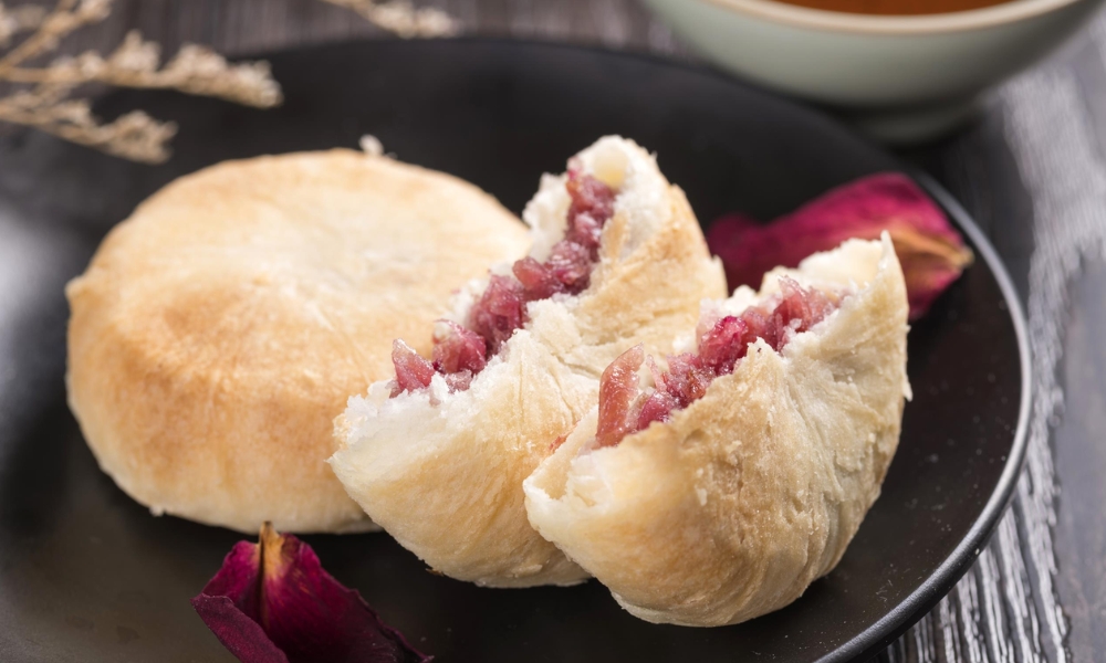 Bánh hoa Đại Lý có vị ngọt thanh, hương hoa dịu nhẹ