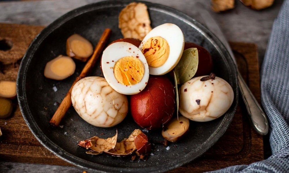 Trứng thấm trà, giữ vị ngọt tự nhiên và hương thảo mộc