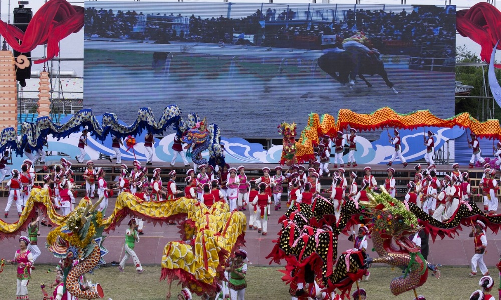 Lễ hội tháng 3 là điểm gặp gỡ văn hóa và thương mại đặc sắc