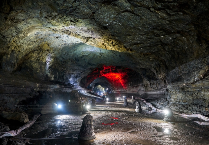 Hang động được khai th&aacute;c khoảng 1,6 km để F168 và liên minh okvip lễ ký kết hợp tác chiến lược c&oacute; thể tiến v&agrave;o tham quan