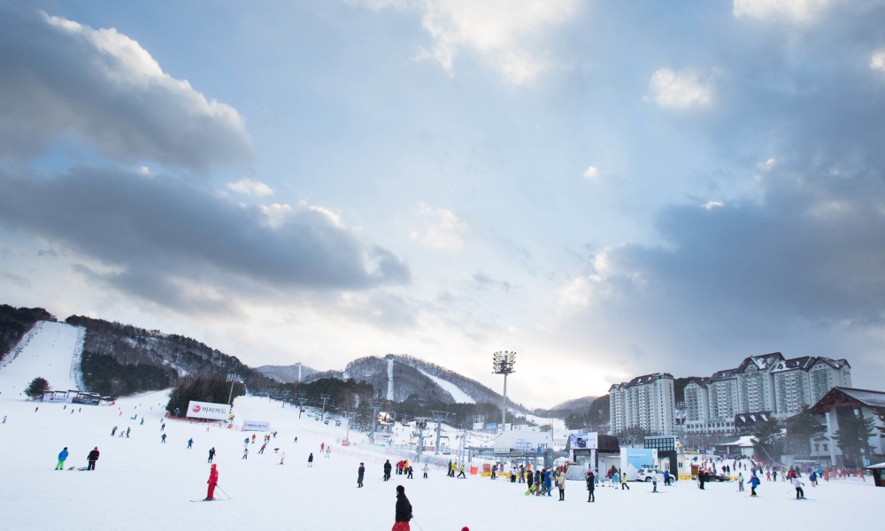 Yongpyong Ski Resort l&agrave; địa điểm trượt tuyết nổi tiếng bậc nhất ở H&agrave;n Quốc