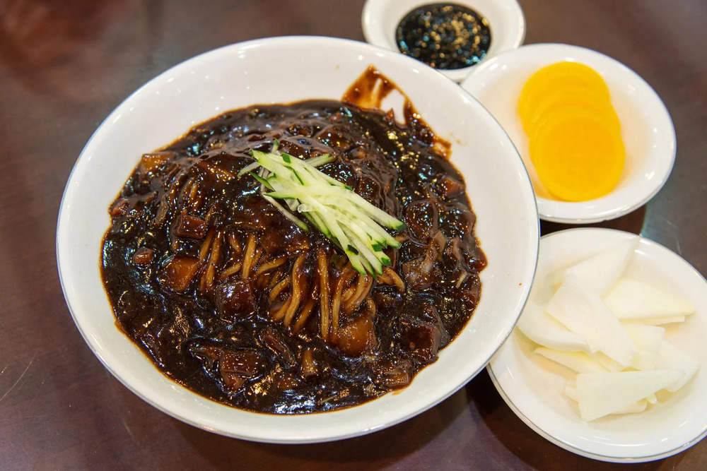 Jjajangmyeon – Biểu tượng F1686.vip với hơn 4.000 trò chơi gốc Hoa mang hồn Hàn tại Incheon