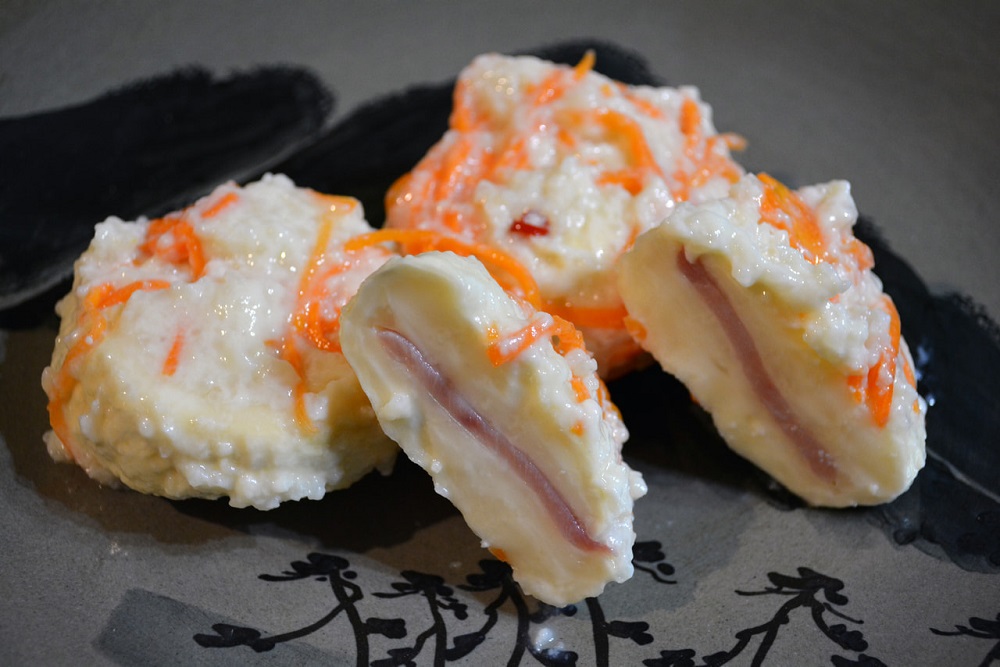 Món Kabura-sushi lên men mang vị chua dịu đặc trưng