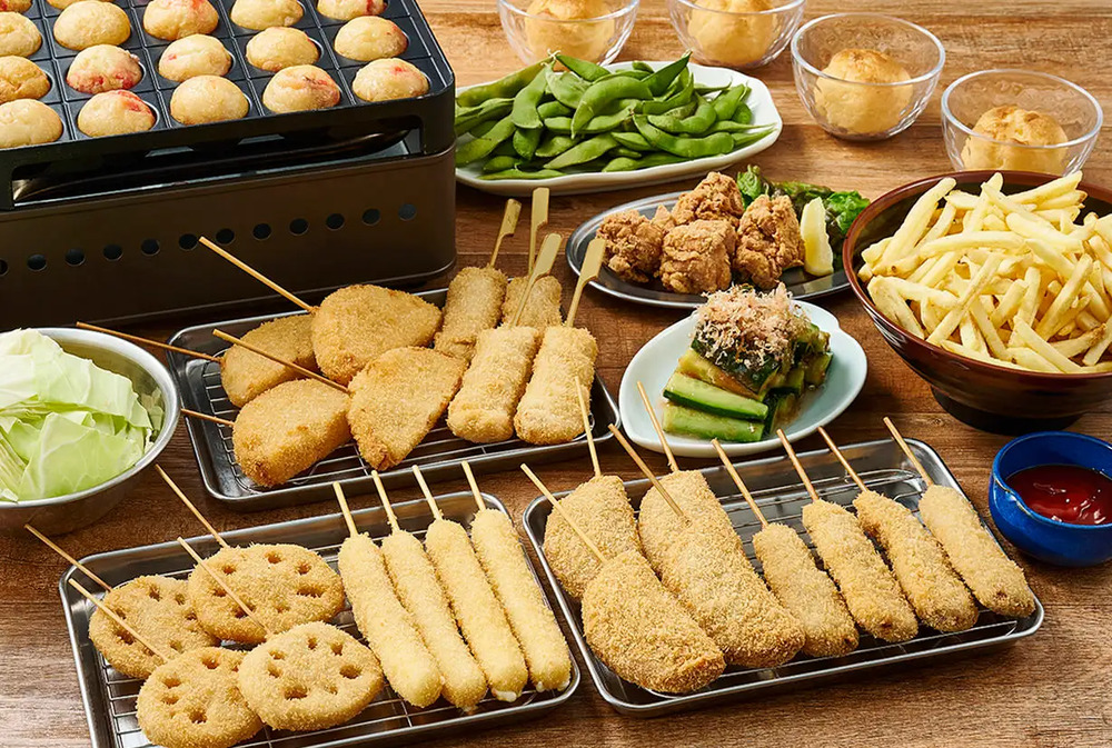 Kushikatsu – xiên chiên giòn tan vàng ruộm, món ăn đường phố đặc trưng tại Osaka.