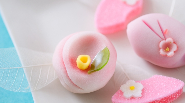 Bánh Kyo-Gashi truyền thống với màu sắc tinh tế, hương vị thanh tao