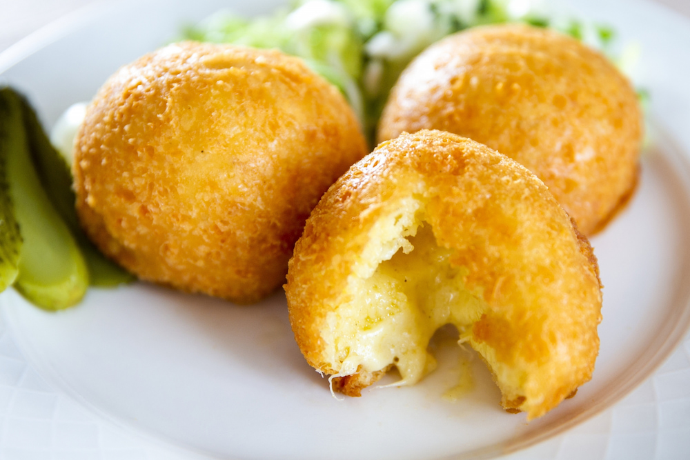 Lẩu ph&ocirc; mai trứ danh tại Lausanne chắc chắn l&agrave; m&oacute;n ăn bạn kh&ocirc;ng thể bỏ qua